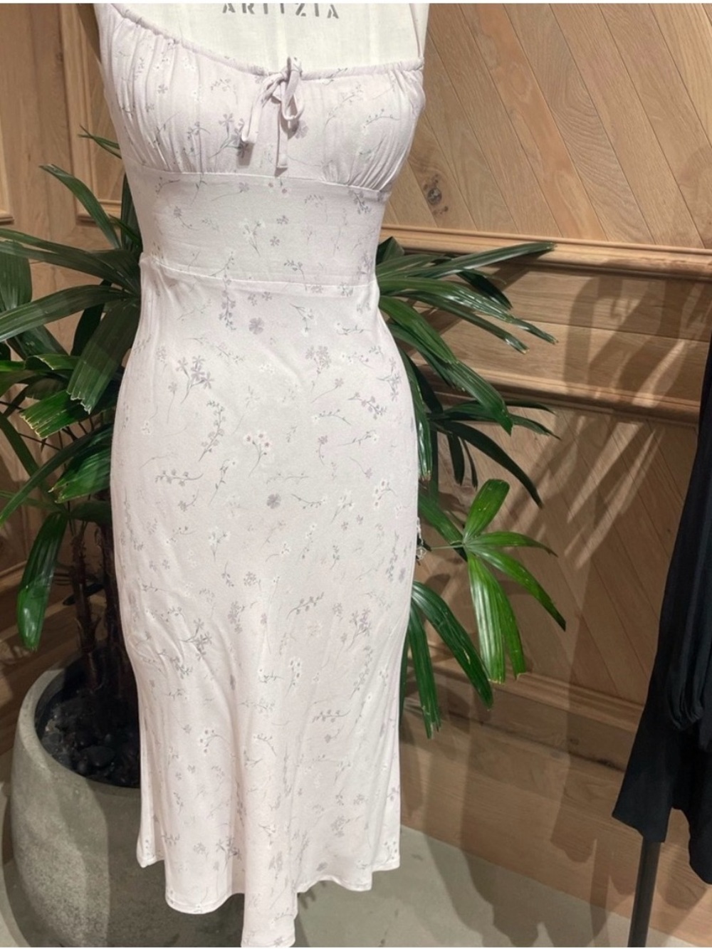 Wilfred Soft Pink Floral Bellow Midi Dress